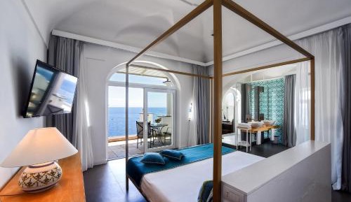 Executive Suite with Outdoor Hot Tub