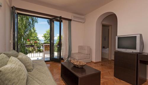 Studio with Lake View
