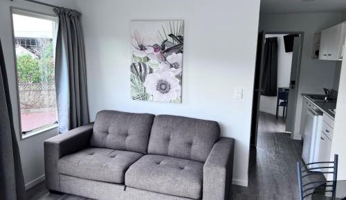 Executive Suite (Top Floor)