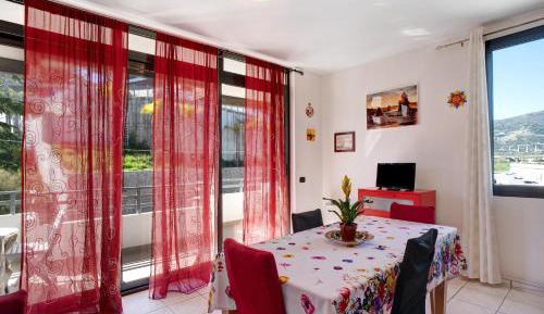 Superior One-Bedroom Apartment with Balcony
