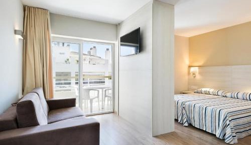 Studio (2 Adults)