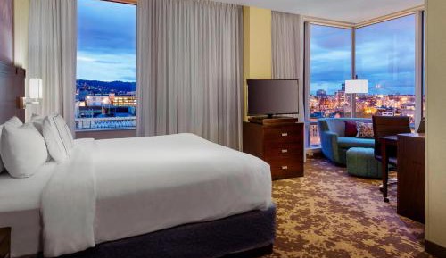 Corner King Room