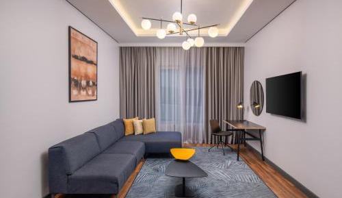 One-Bedroom Classic Suite - Executive Lounge Access