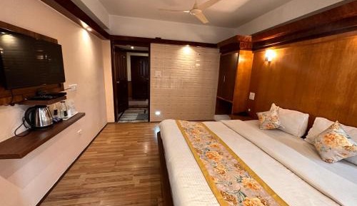 Double Room with Mountain View