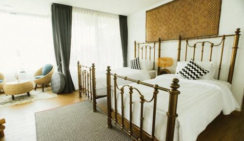 Twin Room with Bath