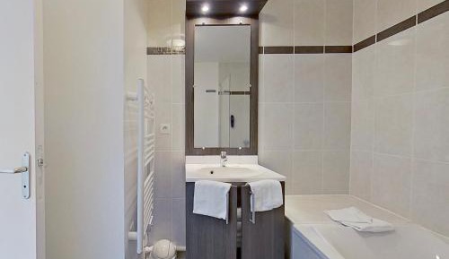 Studio (2 Adults)