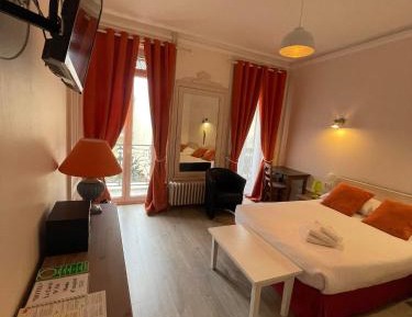 Triple Room (2 Adults + 1 Child)