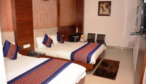 Deluxe Family Room