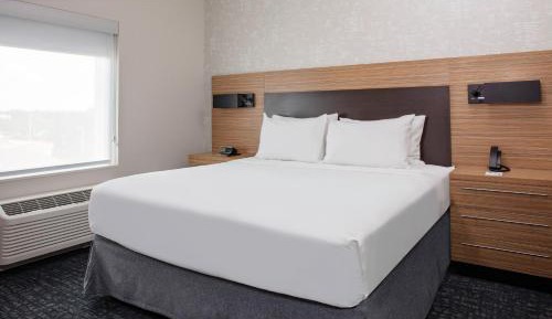 One-Bedroom Queen Suite with Sofa Bed