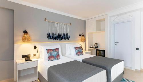 Superior Twin Room with Sea View