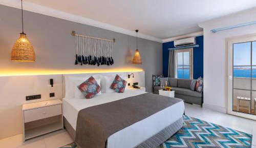 Premium King Room with Sofa Bed and Sea View