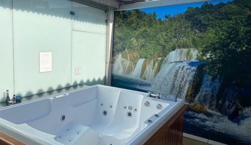 King Suite with Spa Bath