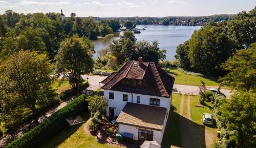 Apartment with Lake View