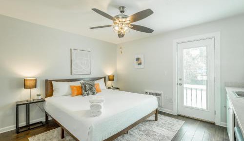 Studio Apartment