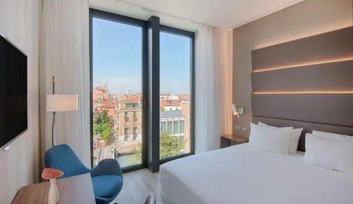 Superior Double or Twin Room with Canal View