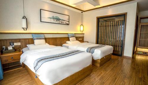 Double or Twin Room with Swimming Pool Access