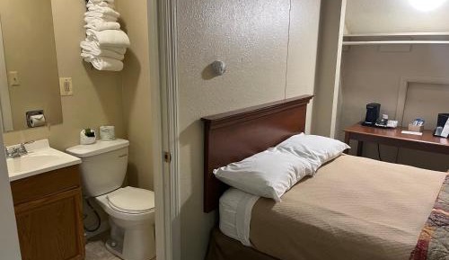 Economy Twin Room - Non Pet Friendly