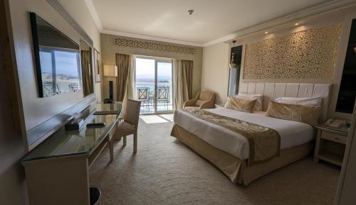Deluxe Room with Sea View