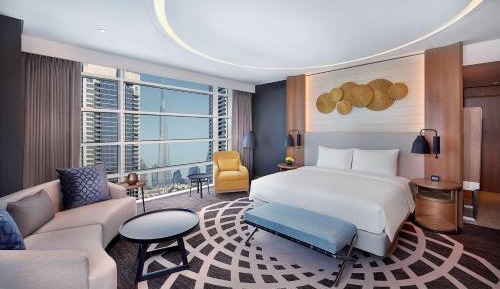 Corner King Room with Burj Khalifa View