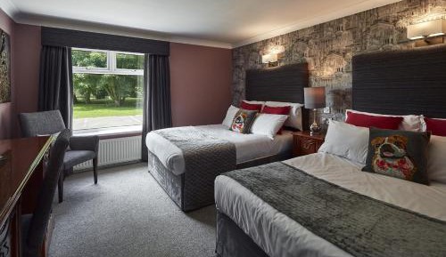 Twin Room with Private Bathroom