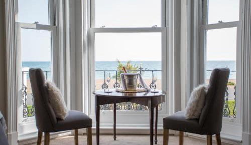 One-Bedroom Apartment with Sea View
