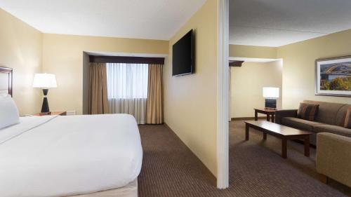 Executive King Suite with Sofa Bed