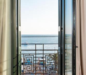 Deluxe Suite with Sea View