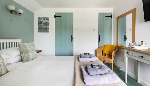 Double Room with Private Bathroom