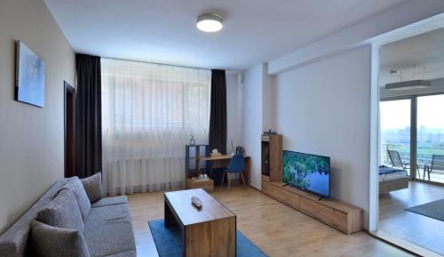 Family Room with Terrace, Donau River View and Free parking