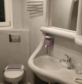 Two-Bedroom Deluxe Apartment with Garden View