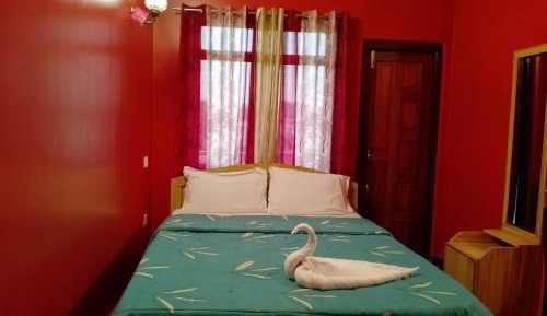 Deluxe Queen Room