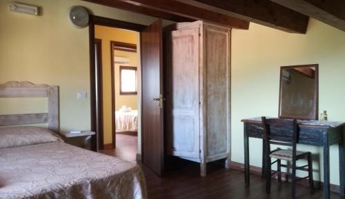 Four-Bedroom Apartment with Balcony 