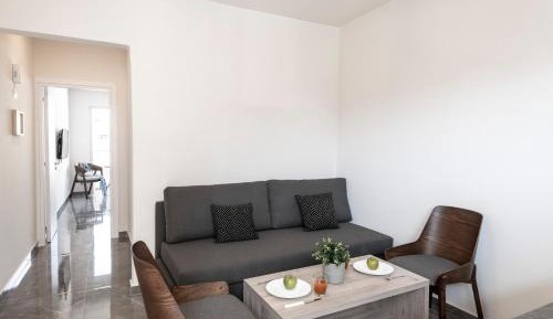 Deluxe One-Bedroom Apartment