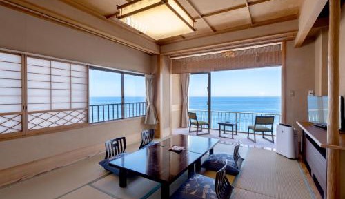 Quadruple Room with Private Bathroom