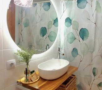 Two-Bedroom Apartment (2-3 Adults)