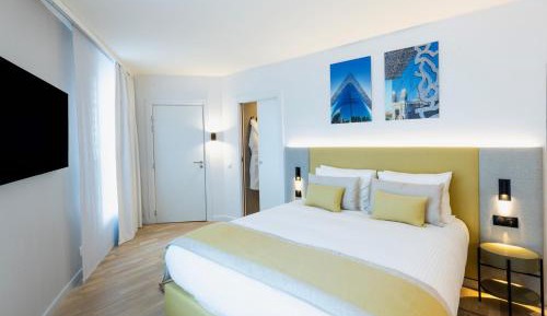 Standard Queen Room