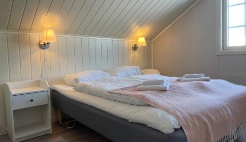 Double or Twin Room with Shared Bathroom