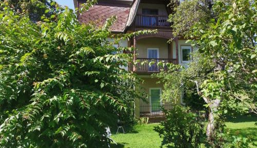 Two-Bedroom Apartment (4 Adults)