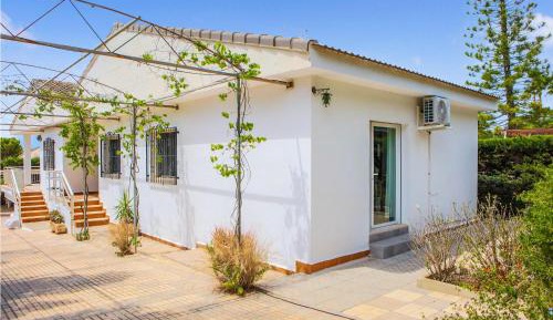 Three-Bedroom Holiday Home 
