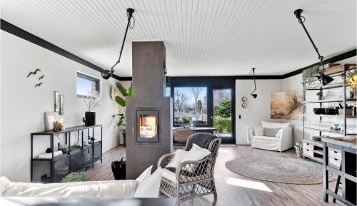 Three-Bedroom Holiday Home 