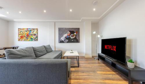 Deluxe Apartment