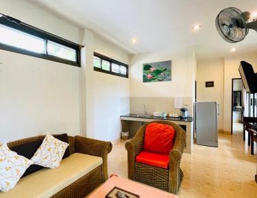 Family Room with Garden View