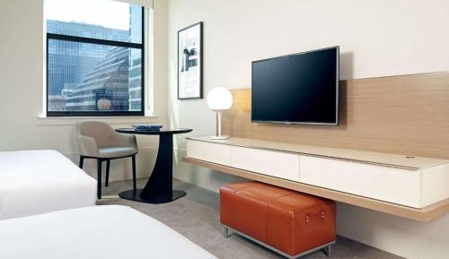 Queen Room with Two Queen Beds and Accessible Tub - Disability Access