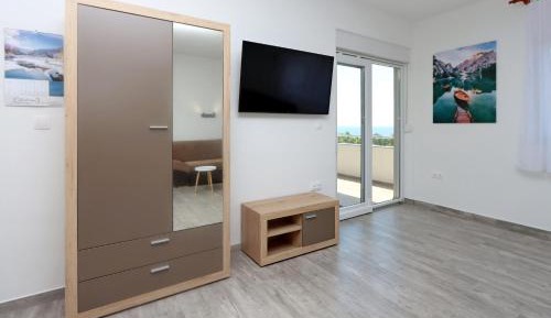Two-Bedroom Apartment with Terrace and Sea View