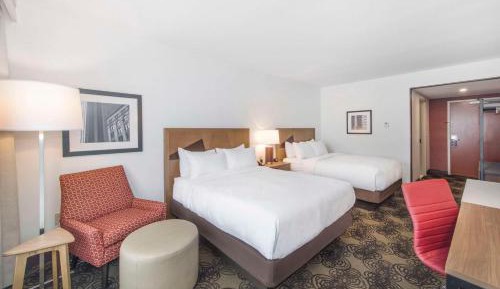 King Room with Accessible Tub - Mobility and Hearing Access/Non-Smoking