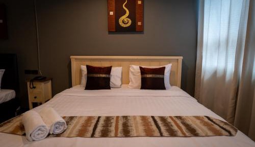 Deluxe Room - City View