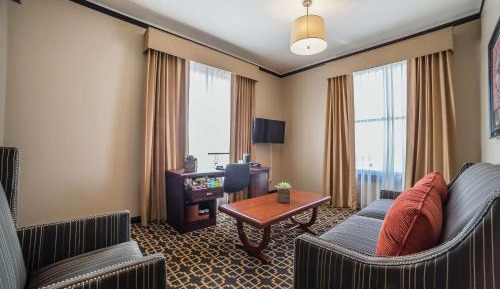 One-Bedroom King Suite