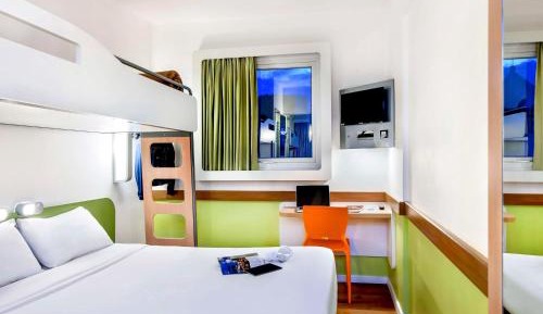 Standard Room with 1 Double Bed and 1 bunk bed 