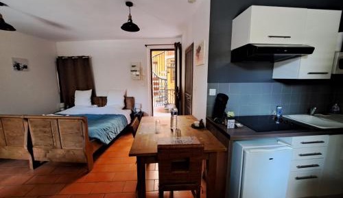 Studio (2 Adults)