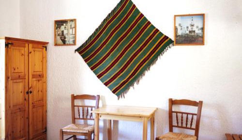 Studio with Twin Beds and Garden View